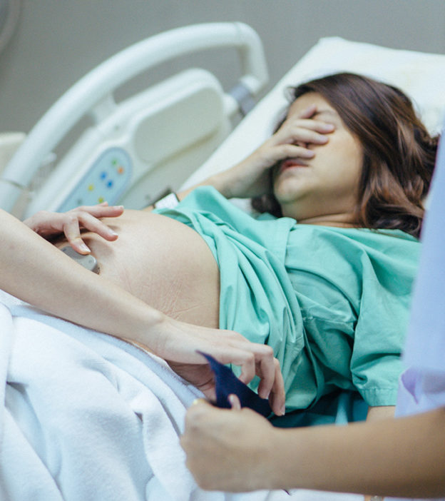 How Painful Is Childbirth? 10 Natural Pain Relief Options